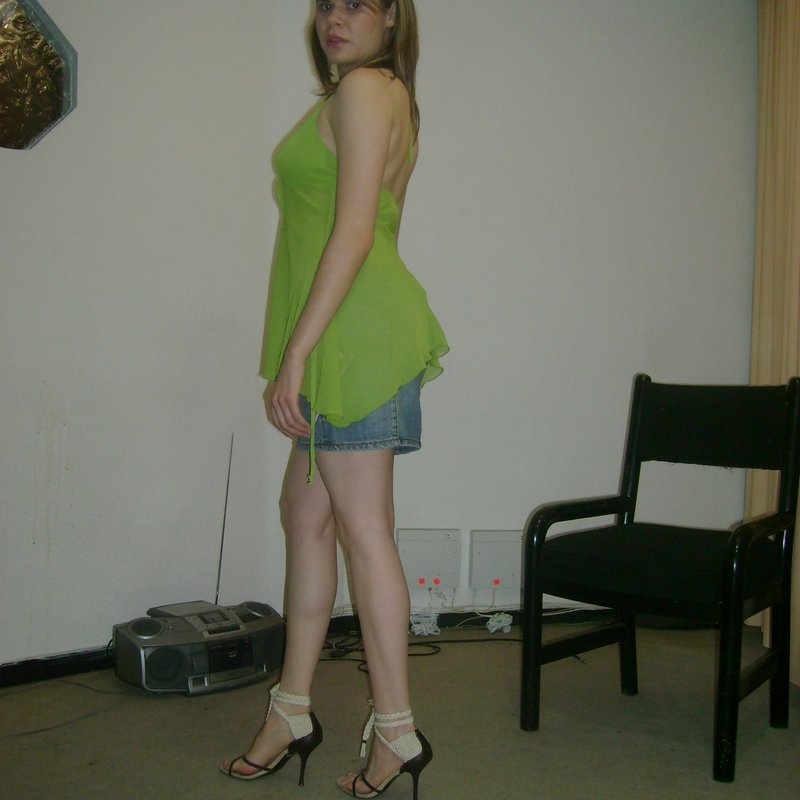 Marthe 20 Escort girl Saint-Guénolé