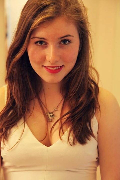 Angèle 20 Rencontre escort Carqueiranne