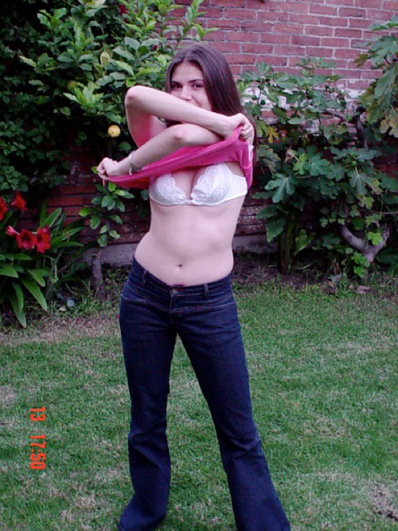 Esther 25 Escort Bondoufle