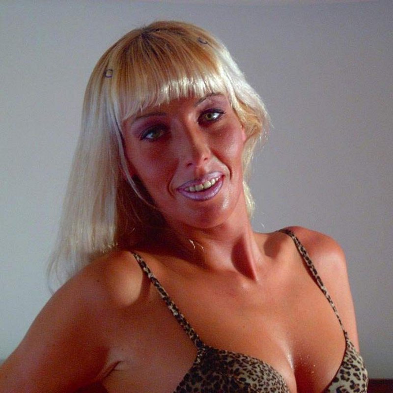 Yvonne 29 Escort Locminé
